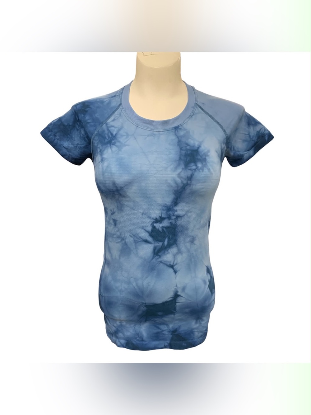 lululemon athletica Blue Tie-Dye Short Sleeve Tee Size S
